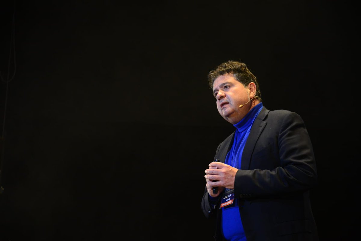 Llevate_elExito's tweet image. 🎙️ Ernesto Ferrández : "Educar es aprender a regular personalmente las percepciones, las emociones y las cogniciones." 

#LlévateelÉxito #EducaciónyCiencia