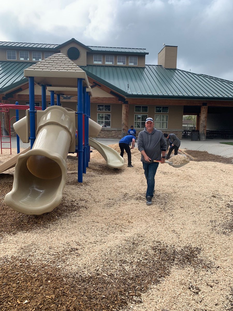 LHMSandy's tweet photo. Each year, we honor the birthday of Larry H. Miller by devoting a day to serving our communities. This year, our team volunteered at Lone Peak Park!
#LHMValues | #LHMWeekOfService | #DrivenByYou https://t.co/Ffkx59G4xb