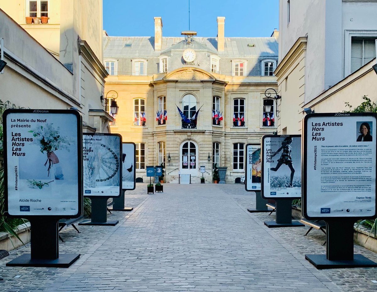📣📸🎨Vous ne pouvez aller à la #culture. La culture vient à vous ! Exposition en plein air "LES ARTISTES HORS LES MURS" jusqu'à cet été, Square d'#Anvers, square #Berlioz et dans la cour de la <a href="/Mairie9Paris/">Mairie du 9e Paris</a>. Bonne visite ! cc <a href="/dburkli/">Delphine Bürkli</a> <a href="/sdulermo/">Dulermo Sebastien</a> <a href="/CourNicolas/">Nicolas Cour</a> <a href="/karinepaoli/">KarinePaoli</a>