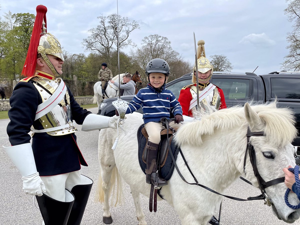 Yesterday Roo was lucky enough to ride out with some of the #HouseholdCavalry who were visiting #BramhamPark on exercise. Roo loved every moment, even though Fizzy did not want to line up with the Officers. Everyone was so friendly & welcoming, wonderful memories were made.