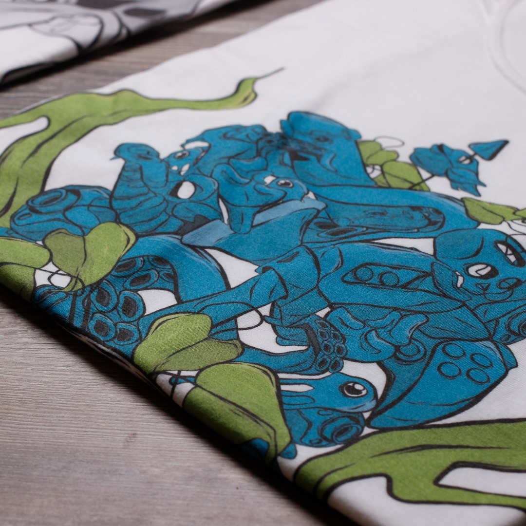 BeathsCommunity's tweet image. Just checking if you already notice the extraordinary design of the VR Explosion Tee.
Ink on cotton, that's it!

⁠👕 grab yours now on  beaths.com 🔥 #BeTheOne #GamingApparel #BeathsTribe