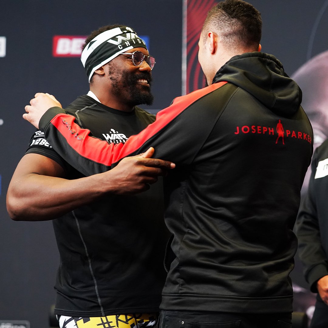 davidhaye's tweet photo. I know there will be a knockout 💥 #ChisoraParker https://t.co/a5mbL12cN6