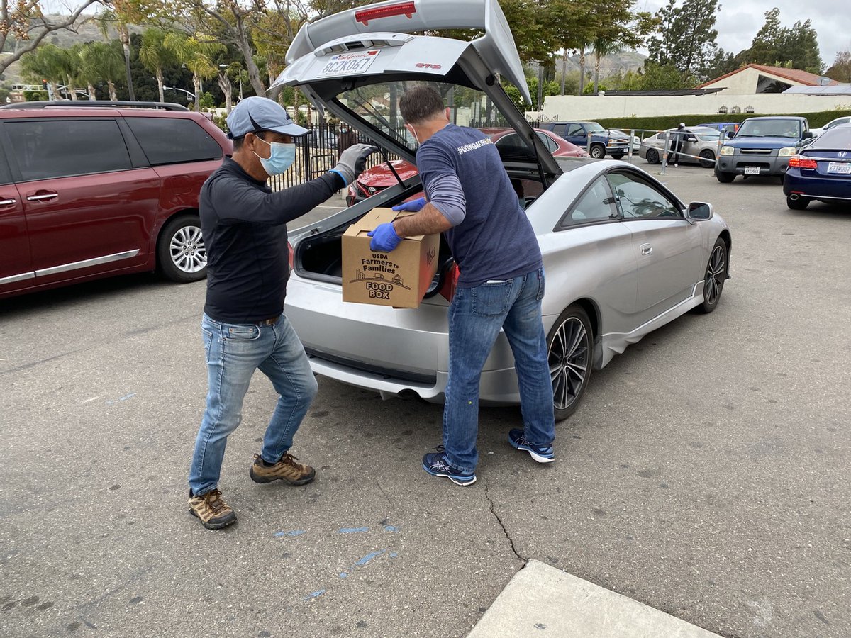 unitedwayoc's tweet photo. It was incredibly heartwarming to provide hands-on support to local non-profit CREER at their Emergency Food and Diaper Distribution Day for 500+ of our vulnerable neighbors living in South OC communities. #DoingMore4OC
 
Looking for ways to help? Visit: https://t.co/13BU4XwHew. https://t.co/JOBPgtiG1k