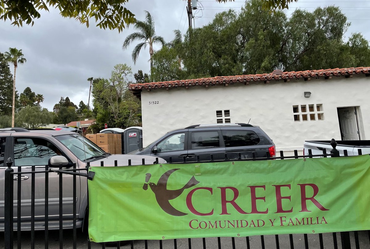 unitedwayoc's tweet photo. It was incredibly heartwarming to provide hands-on support to local non-profit CREER at their Emergency Food and Diaper Distribution Day for 500+ of our vulnerable neighbors living in South OC communities. #DoingMore4OC
 
Looking for ways to help? Visit: https://t.co/13BU4XwHew. https://t.co/JOBPgtiG1k
