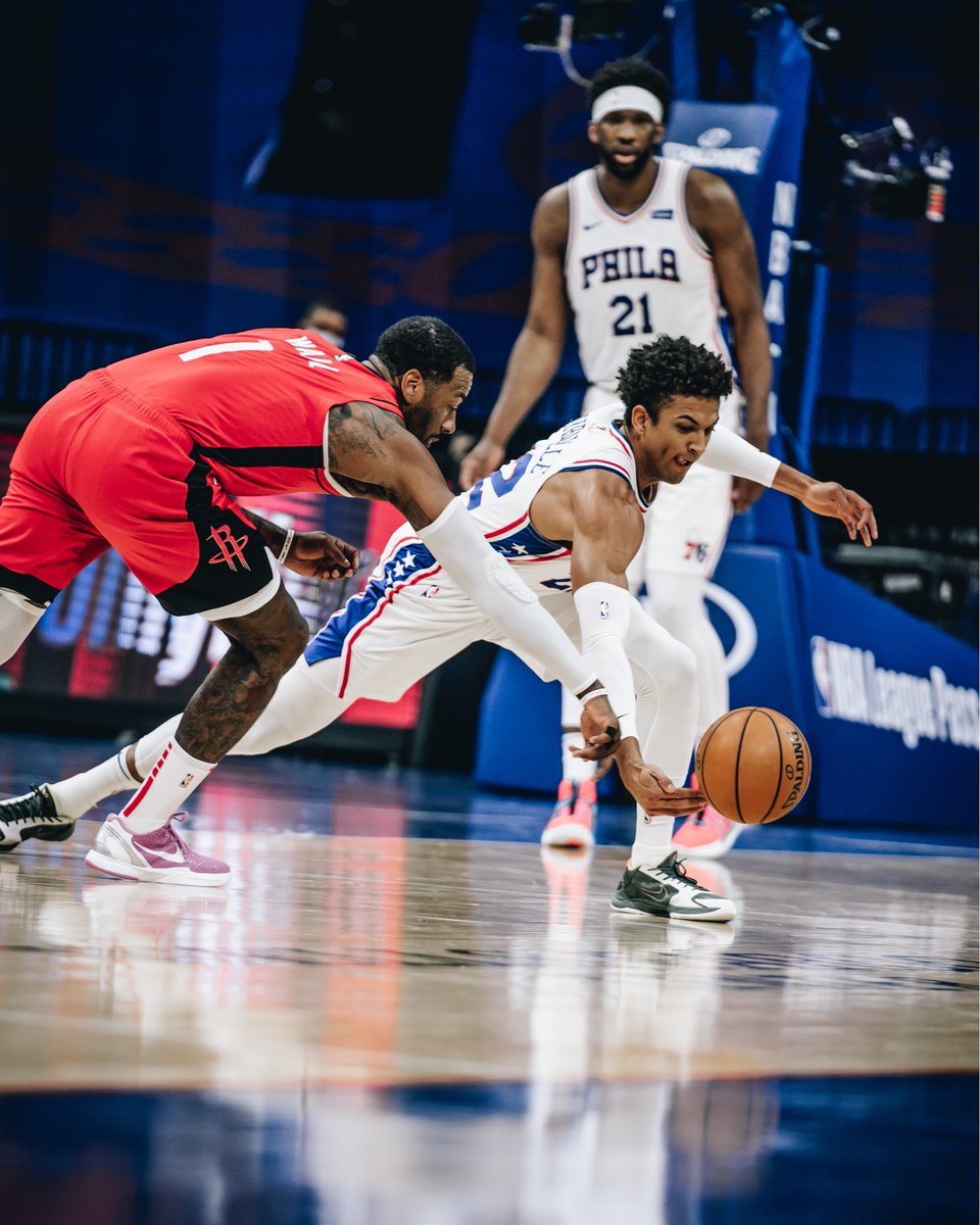 .@MatisseThybulle is the only player in the @NBA with at least 90 steals and 60 blocks this season, despite averaging 20 minutes per game. 🔒 4th in NBA - steals (91) 🔒 18th in NBA - blocks (62) 🔒 1st in NBA - deflections per 36 (5.6) 🔒 1st in NBA - steals per 36 (2.8)