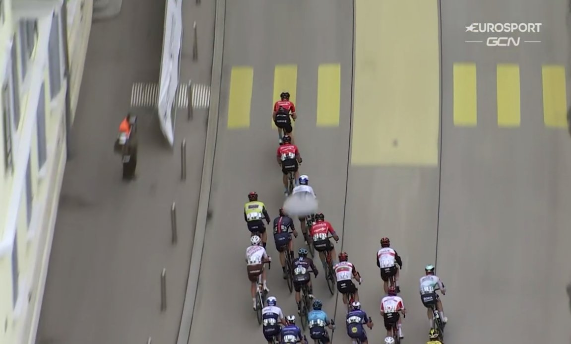Tdr21 The Attacks Are Coming As We Hit The Final Kilometre In A Reduced Group W1lcokelderman Is Right Up There Pic Twitter Com Golysw7gfj Borahansgrohe