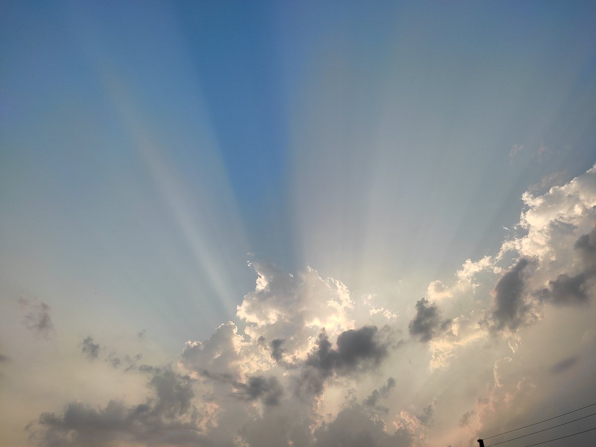 Considering present COVID situation following thought came to <a href="/AtharvaJp/">Atharva P Nijasure</a>'s mind.... "Bright sunshine is waiting for us ahead"
#COVID19 #thinkpositive #IndiaFightsCOVID19