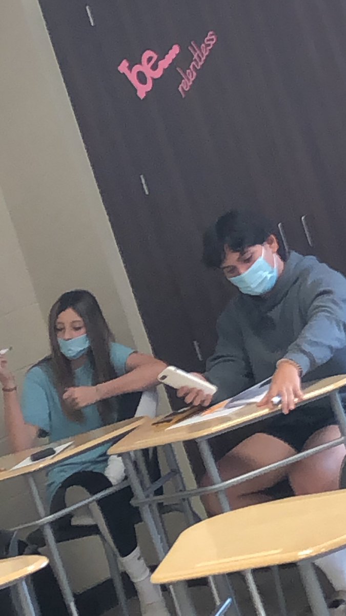 Math in groups!!!  It’s the best!!!
#leamanchrgers