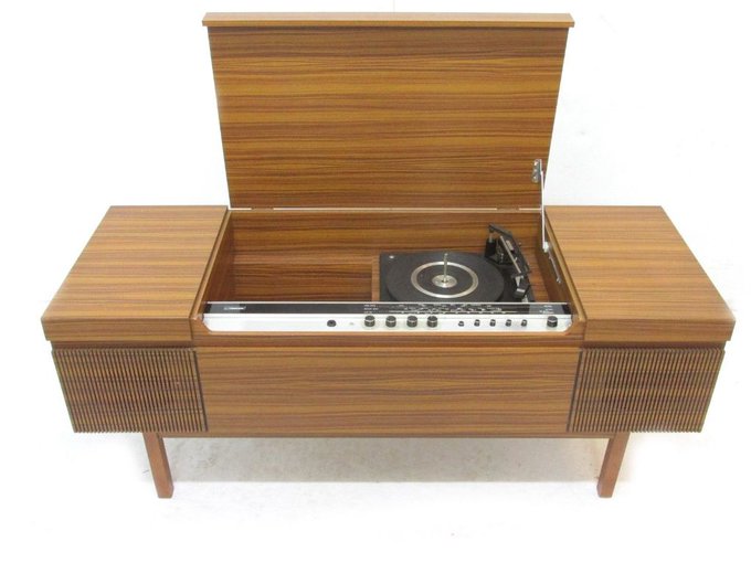 Number 31A warm radiogram