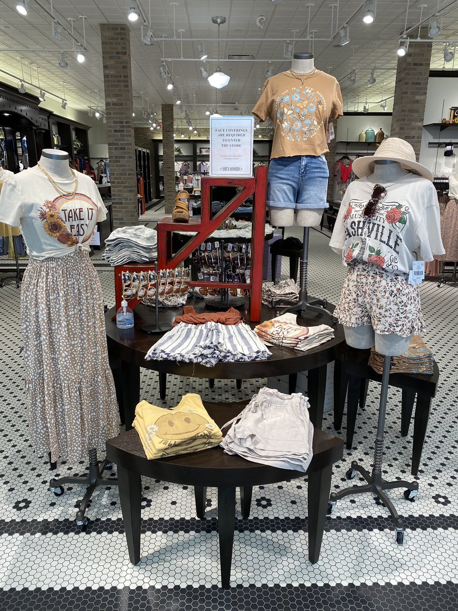 We LOVE playing around with styling our graphic tees! How are you wearing yours!?🦋☀️

Shop new graphics at the link in our bio!✨
#drygoods #drygoodsusa #graphicteeshirt
