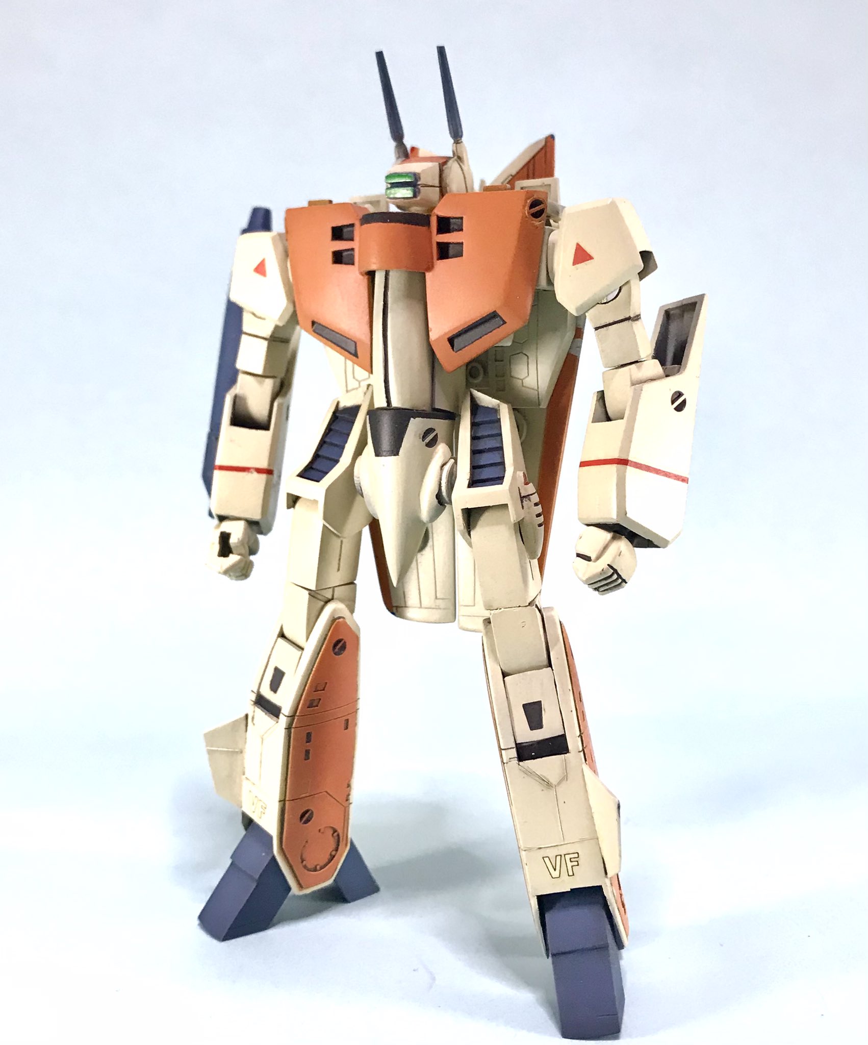 旧キット　マクロス劇場版可変スーパーバルキリー 旧キット アリイ マクロス劇場版 1/100可変スーパーバルキリーVF