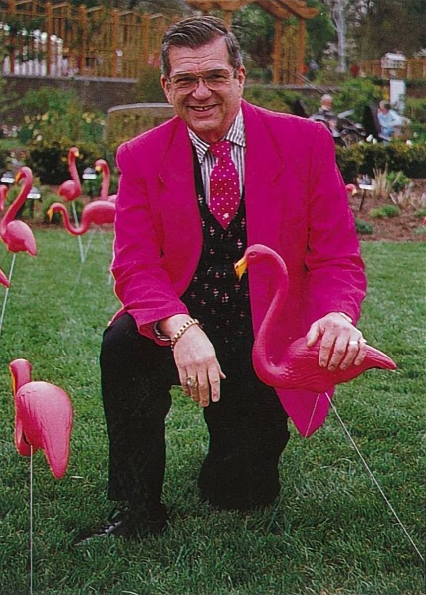 Reach4ACopsGun's tweet photo. Don Featherstone, creator of the plastic pink flamingo https://t.co/2HT2YTpHB7
