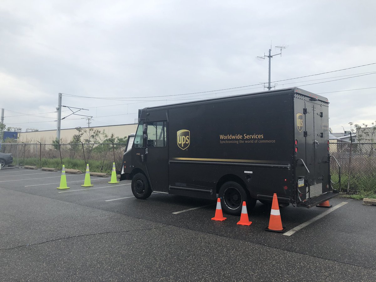 Oregon Avenue Confidence Course....CHSP Members Mike and Kevin train South West Driver Tom on Dog Safety 🐕 and Tailswing  Avoidance..<a href="/robnich45984002/">rob nichols</a> 
<a href="/Upsjosephgill/">Joseph Gill</a> <a href="/joesavageups/">Joe Savage</a> @BarbaraRucker5 <a href="/UPSsafetyguy74/">Mike Hoff</a> <a href="/ChesapeakeCHSP/">ChesapeakeSafety</a> <a href="/bramosjrUPS/">Benjamin Ramos</a>