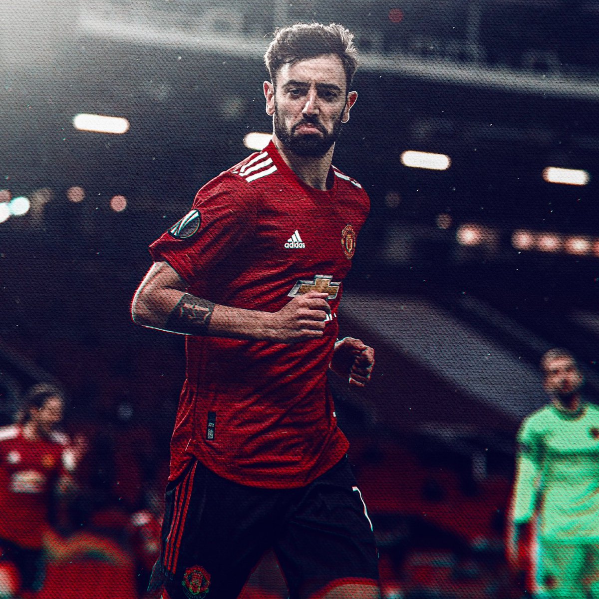 SizweLesley's tweet photo. Arguably one of the best signing in the history of Manchester United and undoubtedly one of the nicest guy on the pitch... Lethal Bruno ๐๐
#BrunoEffect ๐ฅ
#MUNROM https://t.co/efpUBZ3VsI