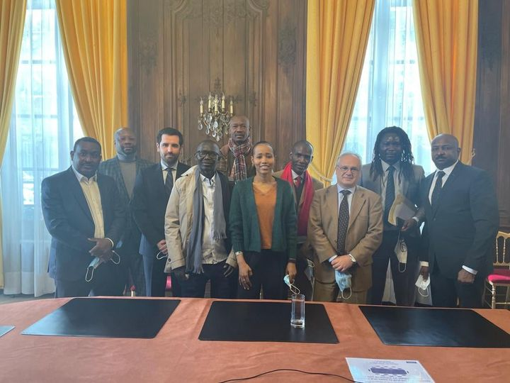 Makbololo's tweet photo. Echanges fructueux sur la crise #Tchadienne ce jeudi 29a avril à l'Elysée avec le Conseil présidentiel pour l'Afrique en présence de @SylvainItte, Ambassadeur, Envoyé spécial pour la diplomatie publique en Afrique https://t.co/hf8Blt0EY6