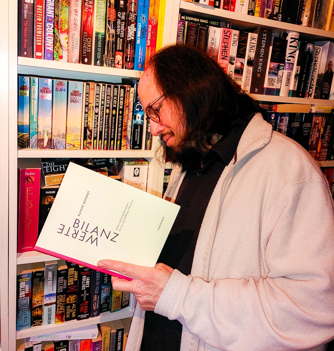 #Wertebilanz
Endlich haben Unternehmen eine innovative Art wahrzunehmen, #Nachhaltigkeit und #Umwelt als #Werte und mögliche #Wertsteigerung. Mit anerkennenswerten Anstrengungen leistet <a href="/rmonnet/">Rainer Monnet</a> Erkenntnis und Bewusstsein für den Elefanten im Raum. Dafür kann ich nur Danke sagen.