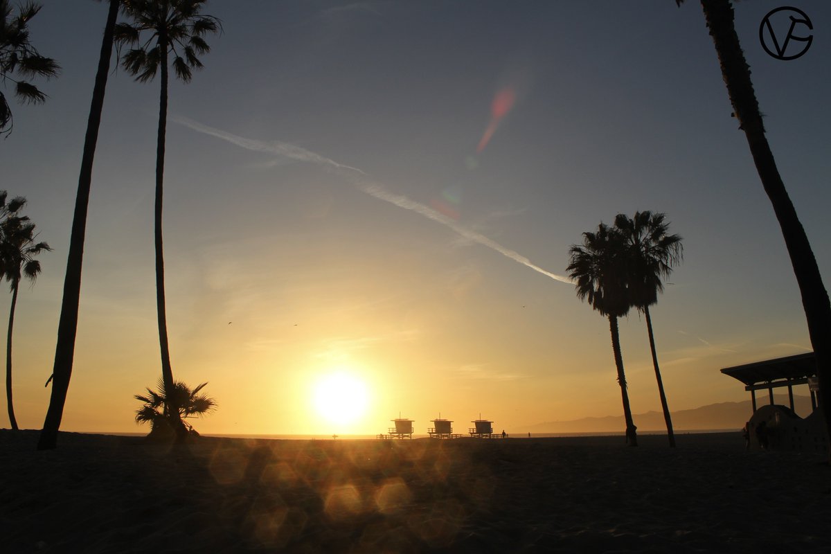 #VeniceBeach 🇺🇸❤️🏝🏄🏼‍♂️🌅🇺🇸❤️

#Venice #LosAngeles #USA #California #ViciuPacciu #iloveusa #America #UsaMyLove #travel #ViaggiareNelMondo #TravelTheWorld #TravelMemories #CaliforniaDreamin #Tramonto #Sunset #FollowTheSunset