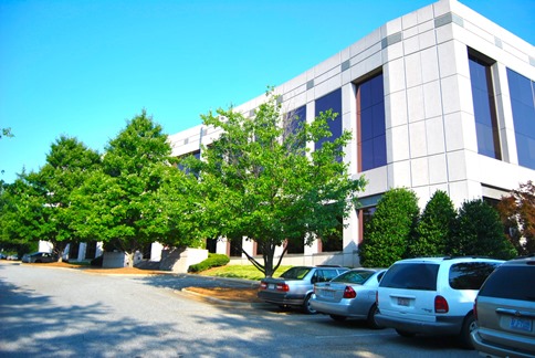 Fantastic Class A Office close to downtown! 2650 Pilgrim Ct, ±100kSF on 4floors (min. lease 50K SF). Enjoy courtyard w/fountains, fitness center, close to WFU, restaurants, banks and University Parkway. #commercialrealestate #officeleasing #myws
lnkd.in/ebPmEWf