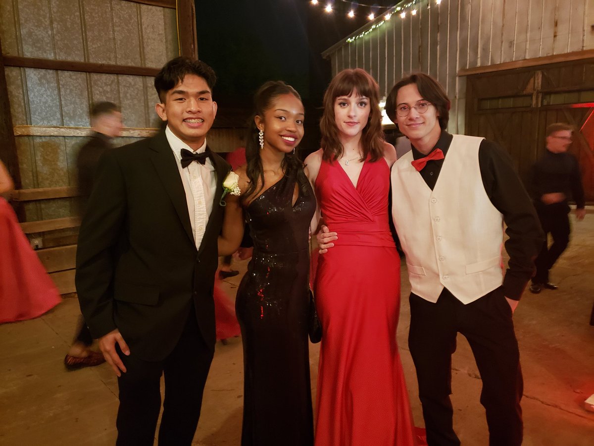 APLitBennett's tweet photo. #Prom2021 https://t.co/EaksCPvez0