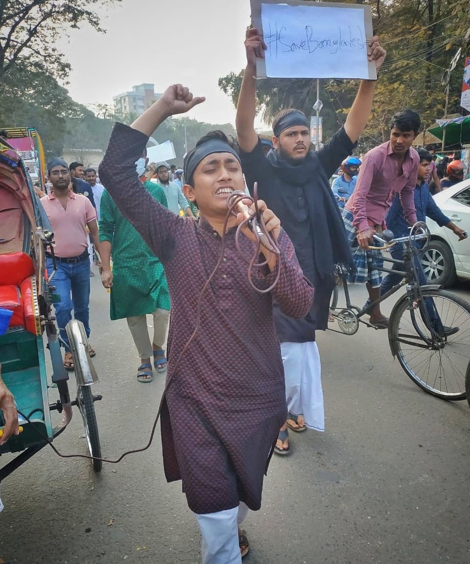 saifhasnat's tweet photo. Akram is a student leader. He was one of the leaders who demonstrated against Narendra Modi's Bangladesh tour in March. He recently was abducted and later shown arrested by police. #FreeAkram https://t.co/p7fU42N4xC
