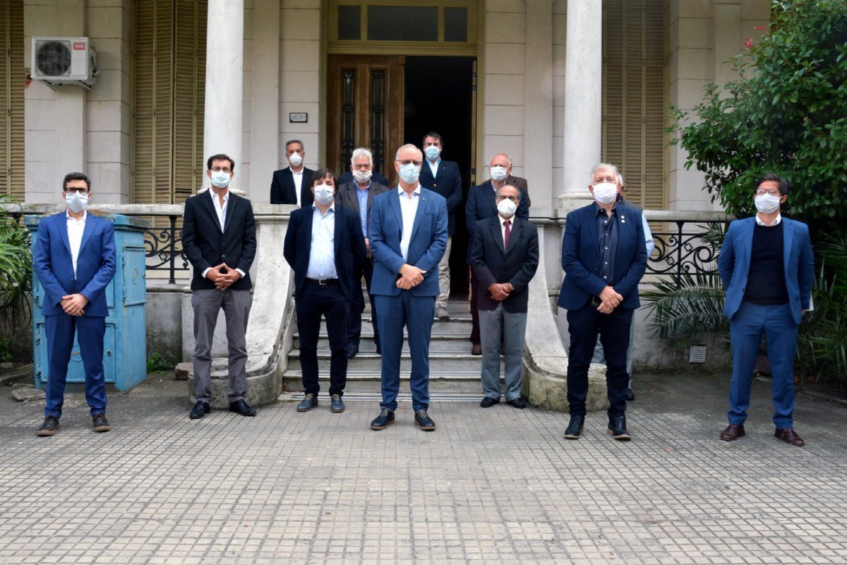 La pandemia de COVID-19 nos demanda cada día más una fuerte articulación del sistema de salud. Tenemos que seguir avanzando en este camino que nos está permitiendo el cuidado de todos los ciudadanos.