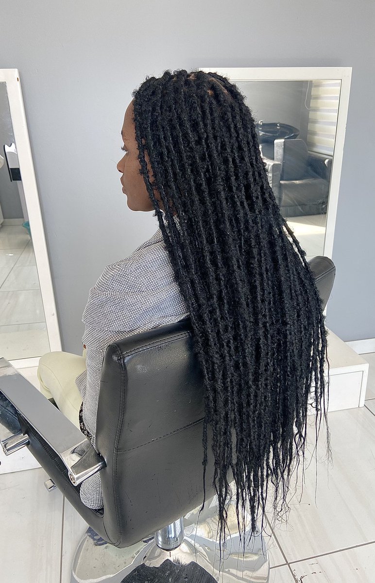 DivineEmporium's tweet photo. The best winter protective hairstyle. 
Don’t forget to book your appointment. 
May Calendar Is Open!! 
#DistressedLocs #GirlsTalkZA https://t.co/RjpFZVF2Yy