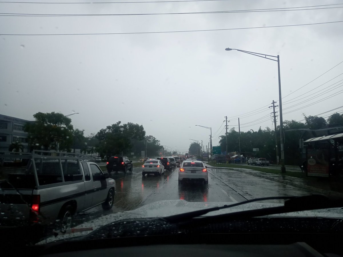 LLOVIENDO PARA MAYAGUEZ