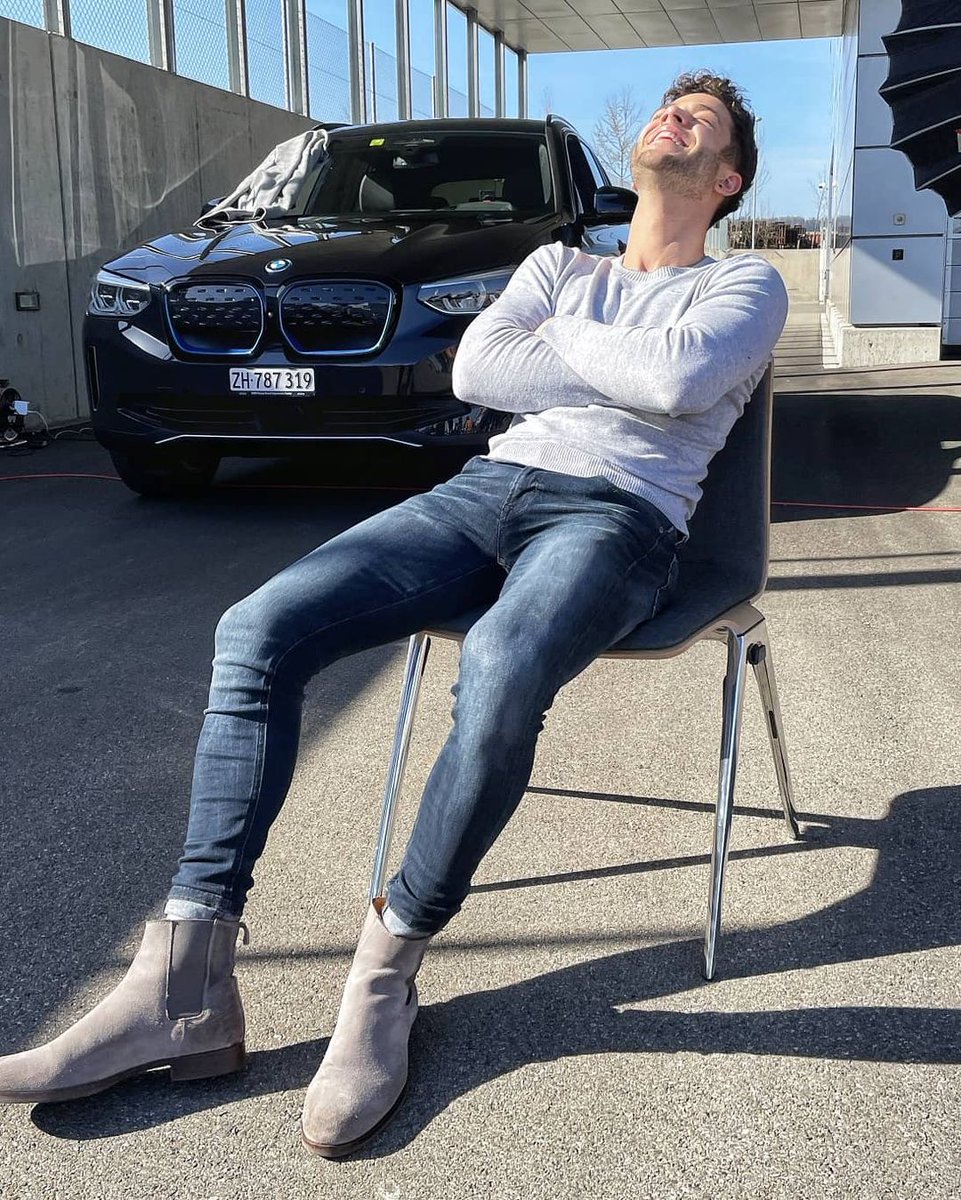 LittlxArchie's tweet photo. Relax Time ☀️
#KeepItEagle https://t.co/mDOa2NnJrU