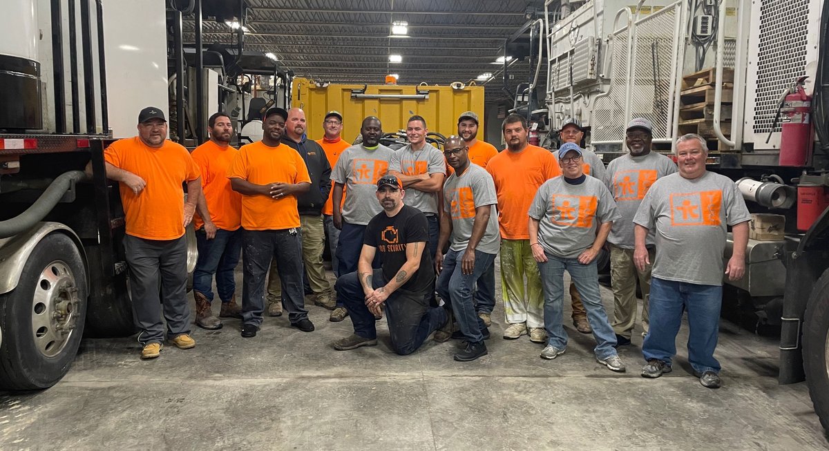 TrafficControl1's tweet image. What did your #GoOrangeDay look like?
#NWZAW #OrangeForSafety #ATSSA #protectyourpeeps