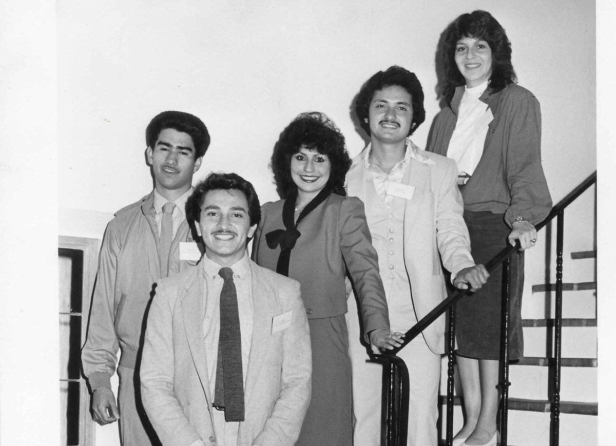 LatinoJournosCA's tweet photo. From the #CCNMA archives--1983 scholarship winners (bottom to top): Saul Saenz, Carlos Silva, Susie Cruz, Frank Moraga and @lauracastaneda . Moraga was later honored for his journalism by CCNMA and Castañeda is now an @USCAnnenberg professor.
#tbt https://t.co/UVupy7wjv3