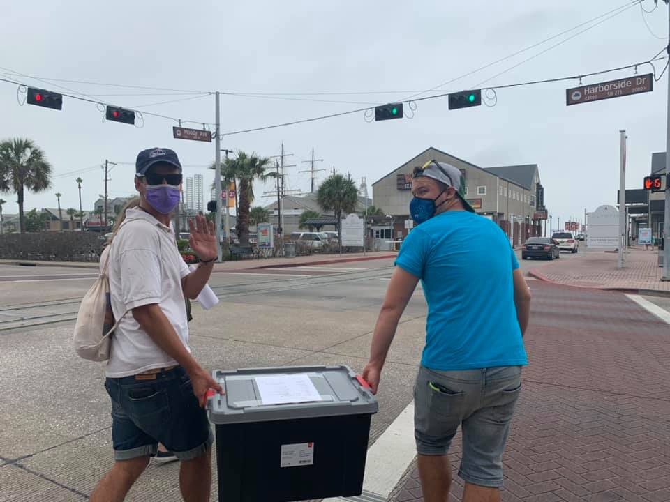 UTHealthCVP's tweet image. When there was a group of people on a ship who wanted to get vaccinated but couldn’t get off the vessel in time, we went to them. We love our amazing partners who think outside the walls! #endingstructuralviolence #migrantworkers #essentialworkers #COVID19Vaccine  @utmbnews