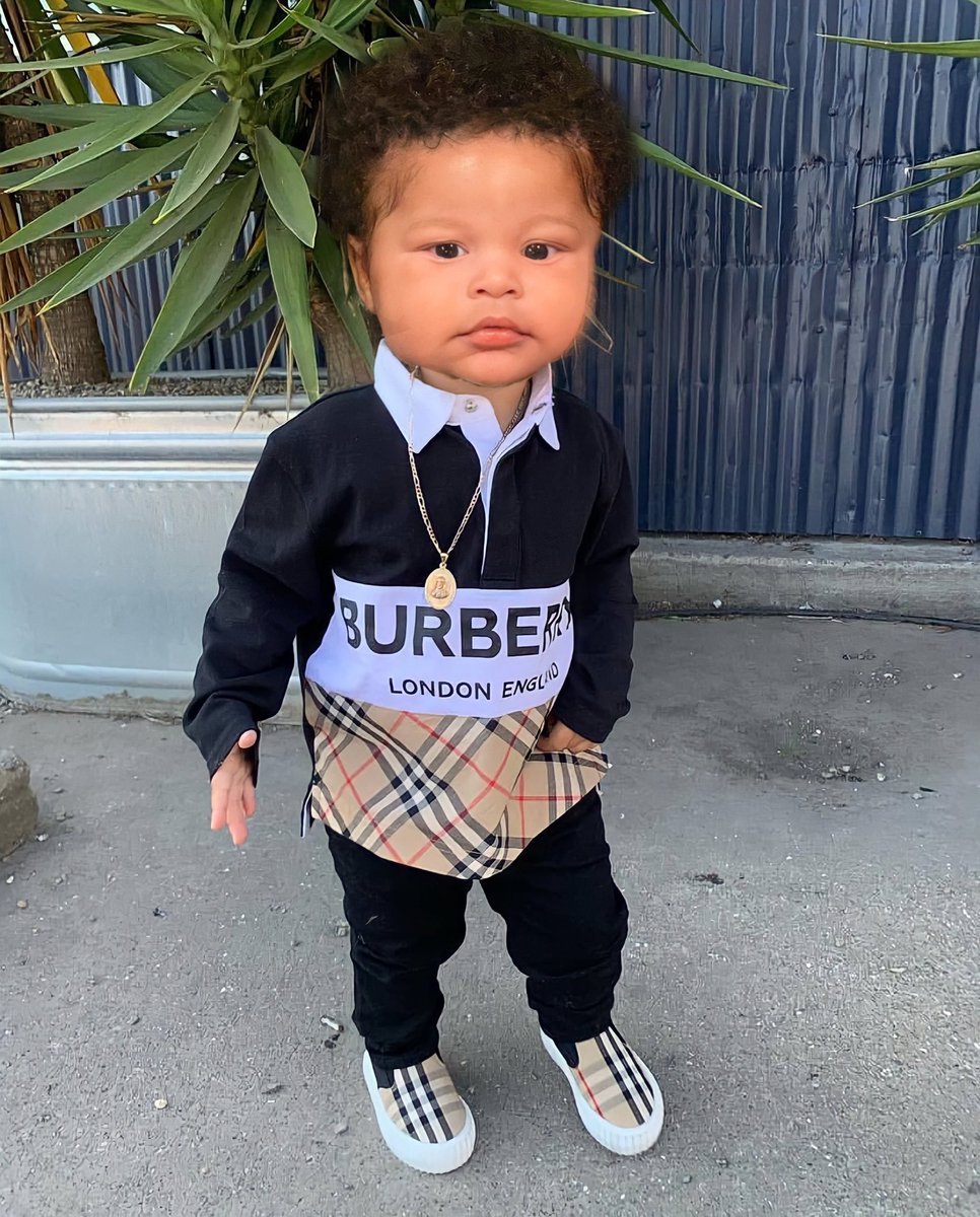 NATERERUN's tweet photo. Now why is the IG barbz photoshopping my nephew? https://t.co/DqkXoo7pC1