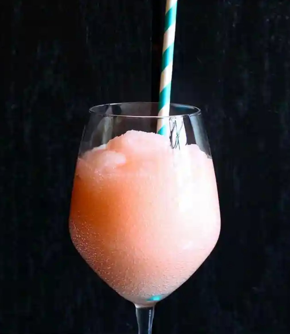 ByrdCellars's tweet photo. ❄️❄️❄️#WineSlushes are back❕

🍷🍷🍷Join us #MothersDay weekend Friday Saturday and Sunday May 7th 8th and 9th.

🎁🎁🎁Moms get their choice of a #free slushie or a 15-oz logo wine glass and #chocolates. 
#vawine https://t.co/YjqEFxD1f3