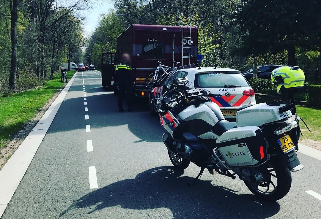 Verwarde man na korte achtervolging aangehouden in Sterksel Lees verder op:..