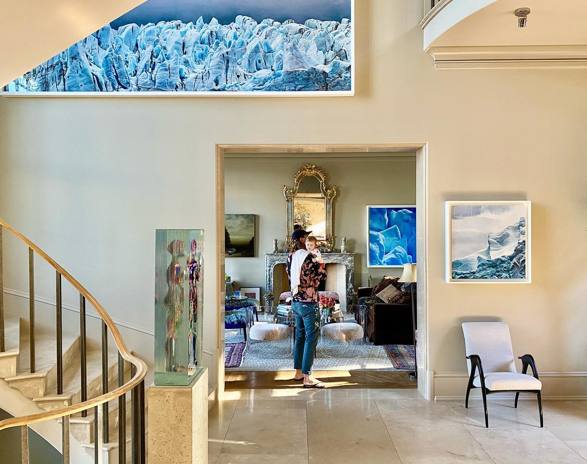 It is always such a treat to get the chance to visit my work. This time it was a triple treat! AND there’s a Dustin Yellin with my works, AND there was a kitten in the house. Come on. 🙏🏼🙏🏼🙏🏼