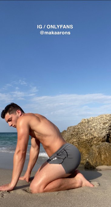 Retweet if you like golden showers!🏖 .. I mean golden hour* ... excited for spring time on onlyfans🖤