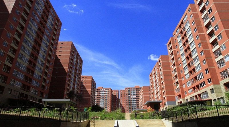 La #Vivienda hoy es una realidad gracias al carácter visionario del Cmdte. #Chávez; la perseverancia frente a la ofensiva imperial del Pdte. <a href="/NicolasMaduro/">Nicolás Maduro</a> ha hecho que la #GMVV se consolide como Reina de las Misiones.

"Inventar es Construir en la Tormenta"

#10AniversarioGMVV