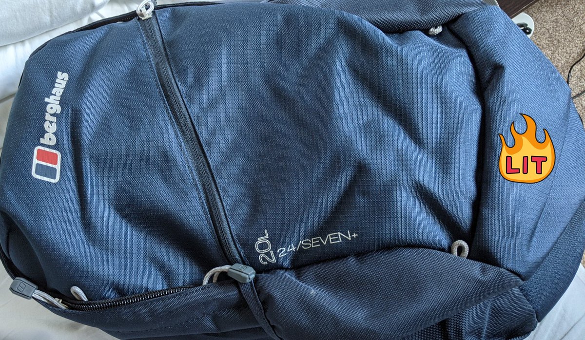 TaraAOGrady's tweet image. Dear Friends @TheRealBerghaus Love what you did with #FlowTechnology design n structure on #20L #24Seven #rucksack. Gr8 variety of compartments, rings &apos;n toggles for lanyards &apos;n attachments with 💪🏼 strong stitching. Congrats to the production team for their integrity 👏🏼 #ARating
