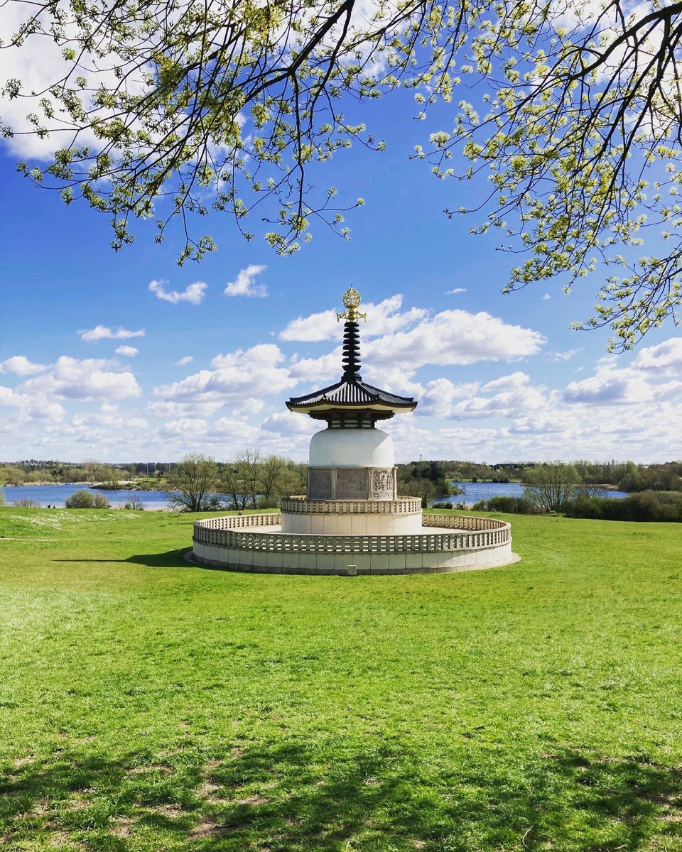 Happy #Lovemk day everyone!

@scenesfromMK @DestinationMK #miltonkeynes #willenlake #peacepagoda