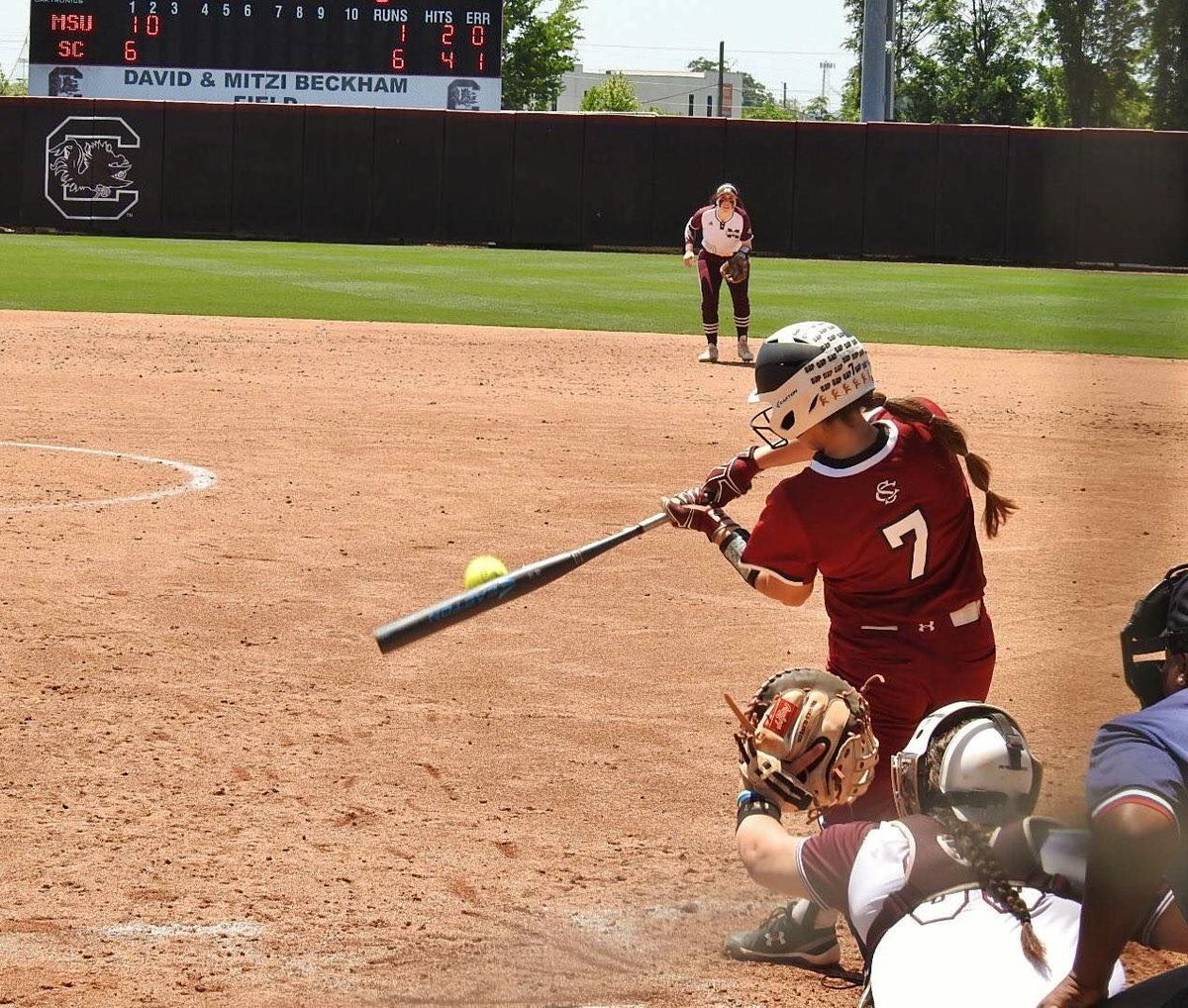 CoachSaysJokes's tweet image. Softball Players/Coaches: Did you know that it only takes 65mph exit speed at a 24 degree LA to land one over a 200' fence?

I don't know a single college softball player that can't hit a ball 65mph.

Don't let anyone tell you you can't hit for power.