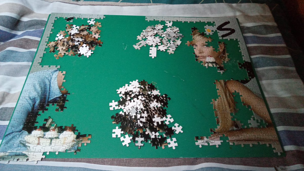 @DutchDelightsUK @NorthantshourUk @TowcesterWoodc1 I'm doing a puzzle too and it's taking me forever. It's sooo hard #Northantshour