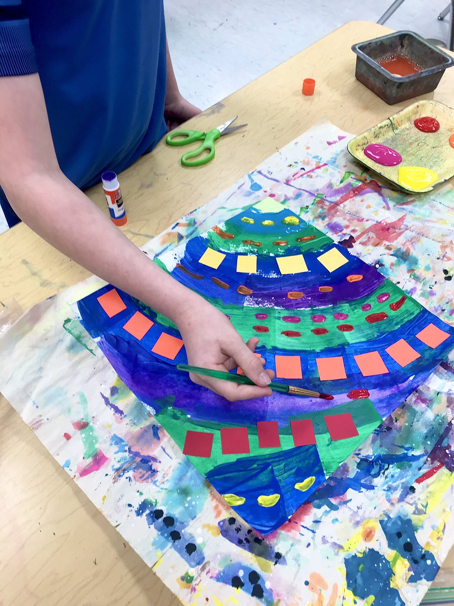 Aren’t these just the prettiest 1st grade projects ever! Inspired by Alma Thomas! @KalisRyan <a href="/SunflowerSMSD/">Sunflower Elementary</a> <a href="/fuchs_britney/">Britney Fuchs</a> <a href="/ArtWithMrsMandl/">Julia Mandl</a>