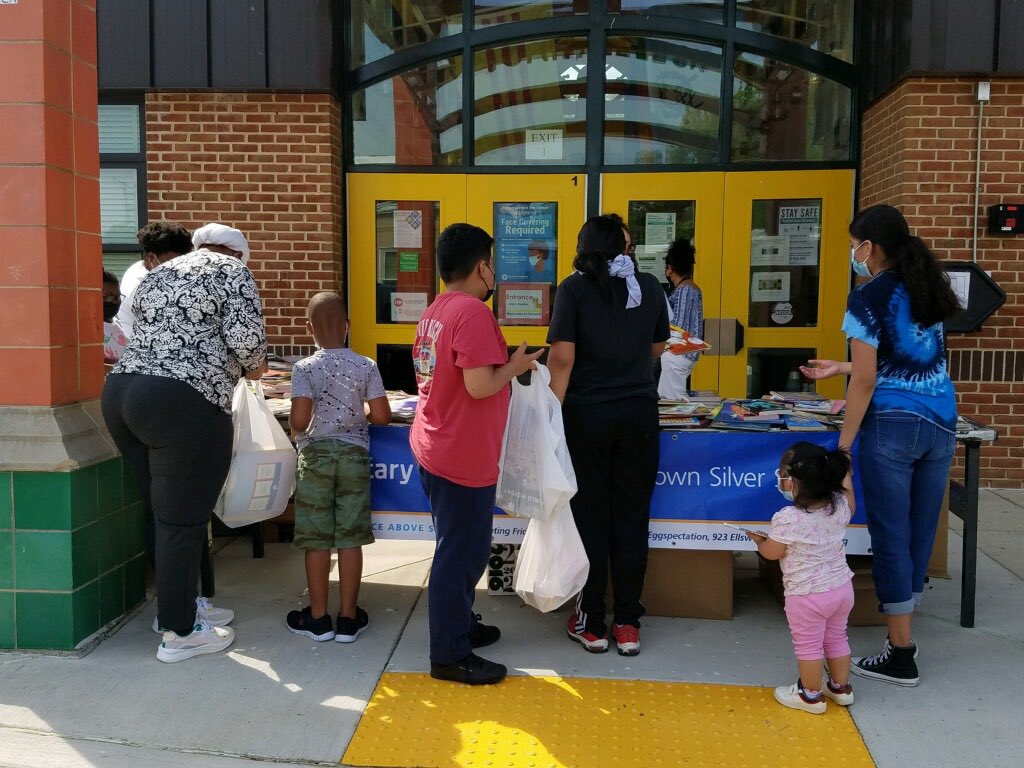 DtssRotary's tweet photo. Yesterday we launched our 3rd Storytown with JoAnn Leleck ES. We handed out thousands of books to students in grades Pre-K-5th. It was wonderful to see how excited the kids were to add to their own personal libraries. 
#storytown #serviceaboveself #rotary #rotarydistrict7620 https://t.co/2cq47UeNcf