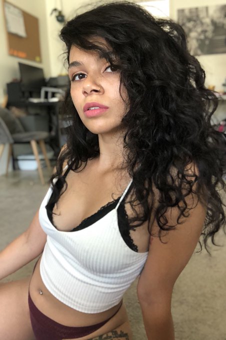 Good hair day 💁🏻&zwj;♀️💁🏻&zwj;♀️ https://t.co/eEalBiyosm