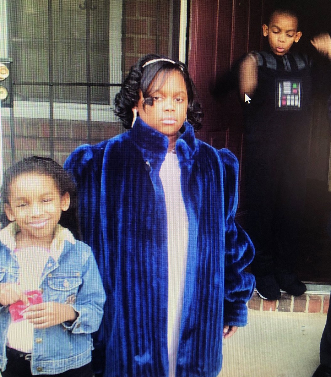 Why my mamma let me leave the house lookin like somebody’s pimp 🤣
