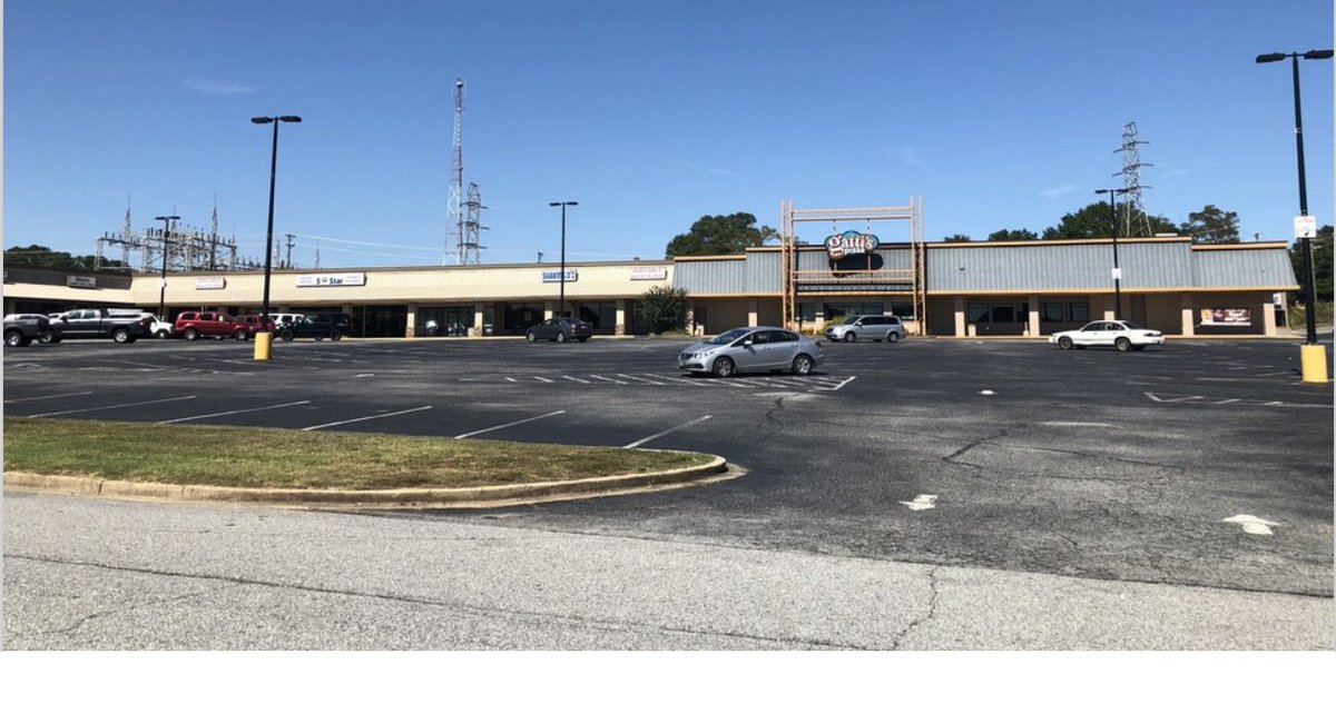 McCoyWright's tweet photo. Congratulations to @JohnWrightJr on the successful closing of Garner Square, a 56,000 SF shopping center in Spartanburg!  2021 continues to be a record year for us and we’re excited for what lies ahead, stay tuned!  #CRE #Retail https://t.co/ewTtPVpvzZ