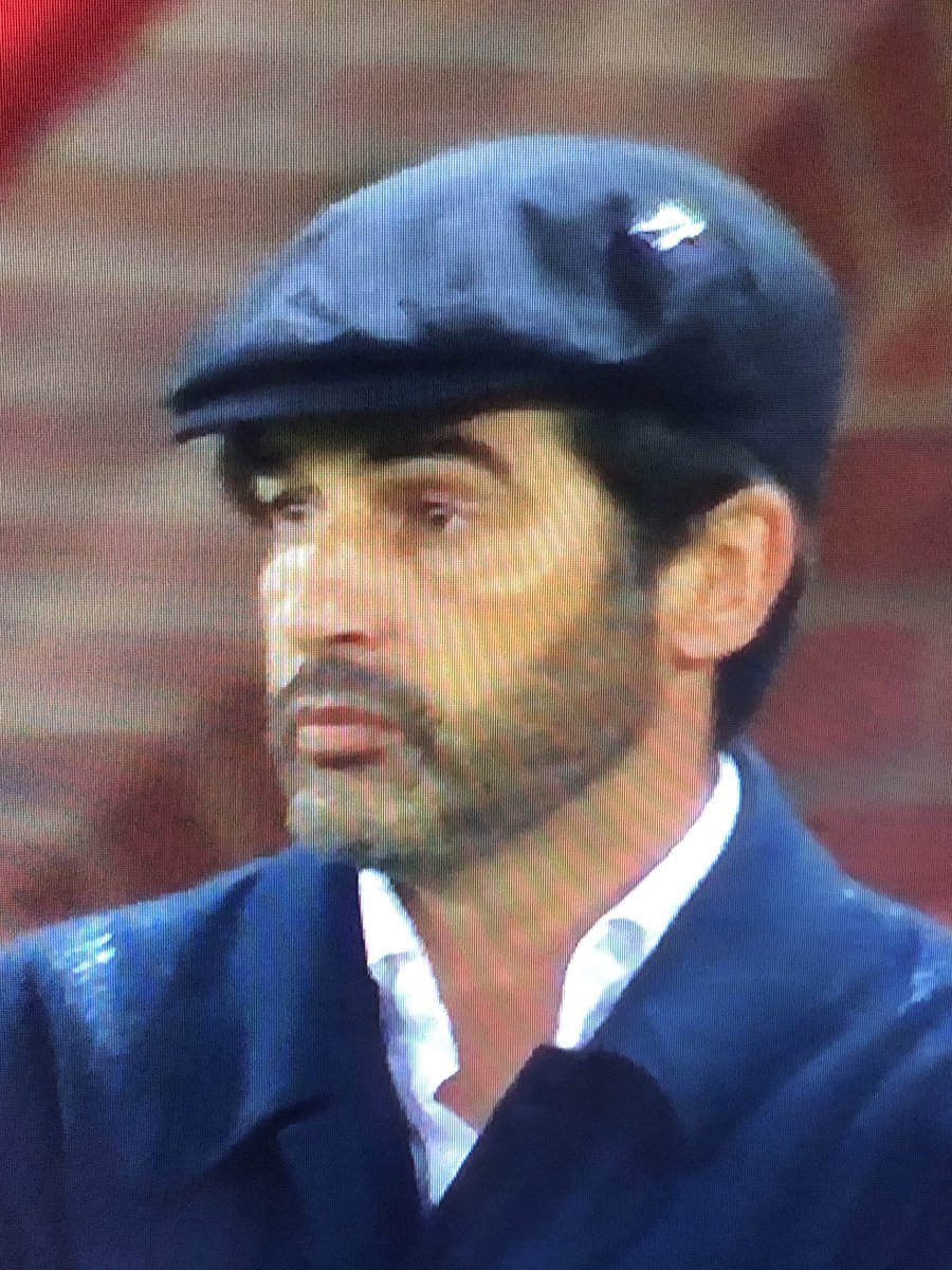 TheFrankIsola's tweet photo. Roma’s coach went with the “Fabrizio” today against Manchester United. https://t.co/4gEmCG3A0g