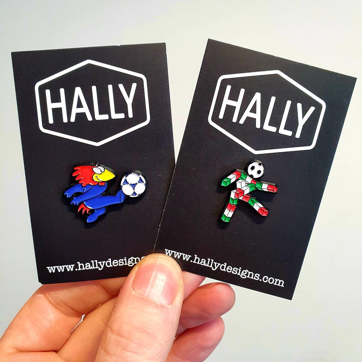 ⚠ Competition time ⚠️

Want to win a Ciao and Footix pin badge......

To enter all you need to do is retweet and follow @hallydesigns.

Winner announced Tuesday at 10am. Good luck 👍