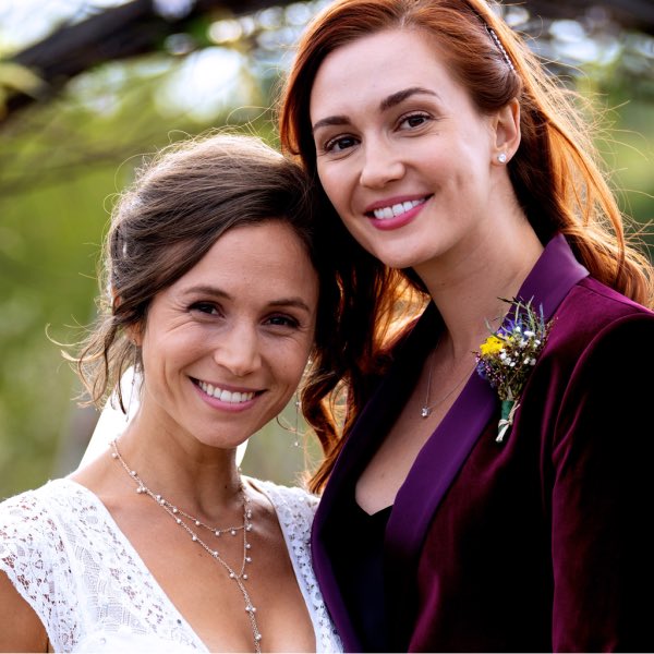 THEY GOT FUCKING MARRIED!!!!!!!!!  #WynonnaEarp  #BringWynonnaHome