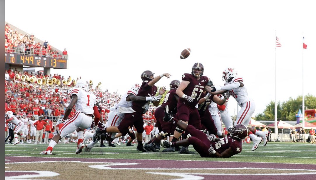 Luke_LaCilento's tweet photo. After a great conversation with @JimTurner_OL I am blessed to receive an offer from Texas State https://t.co/KDyKjm879A